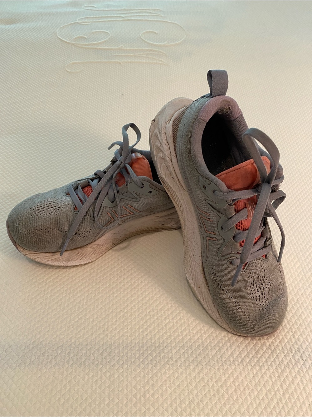 ASICS Women’s Gray Orange Running Shoes Trainers Sneakers Size 6.5